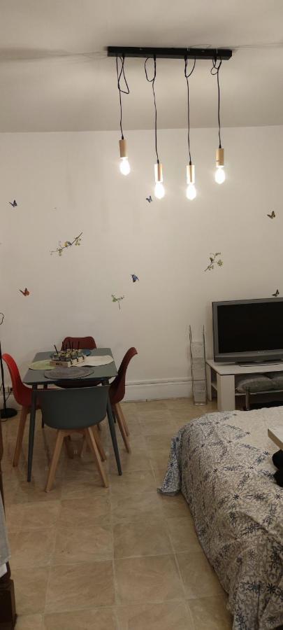 Appartement F2 tout confort proche centre ville avec parking Montluçon Extérieur photo