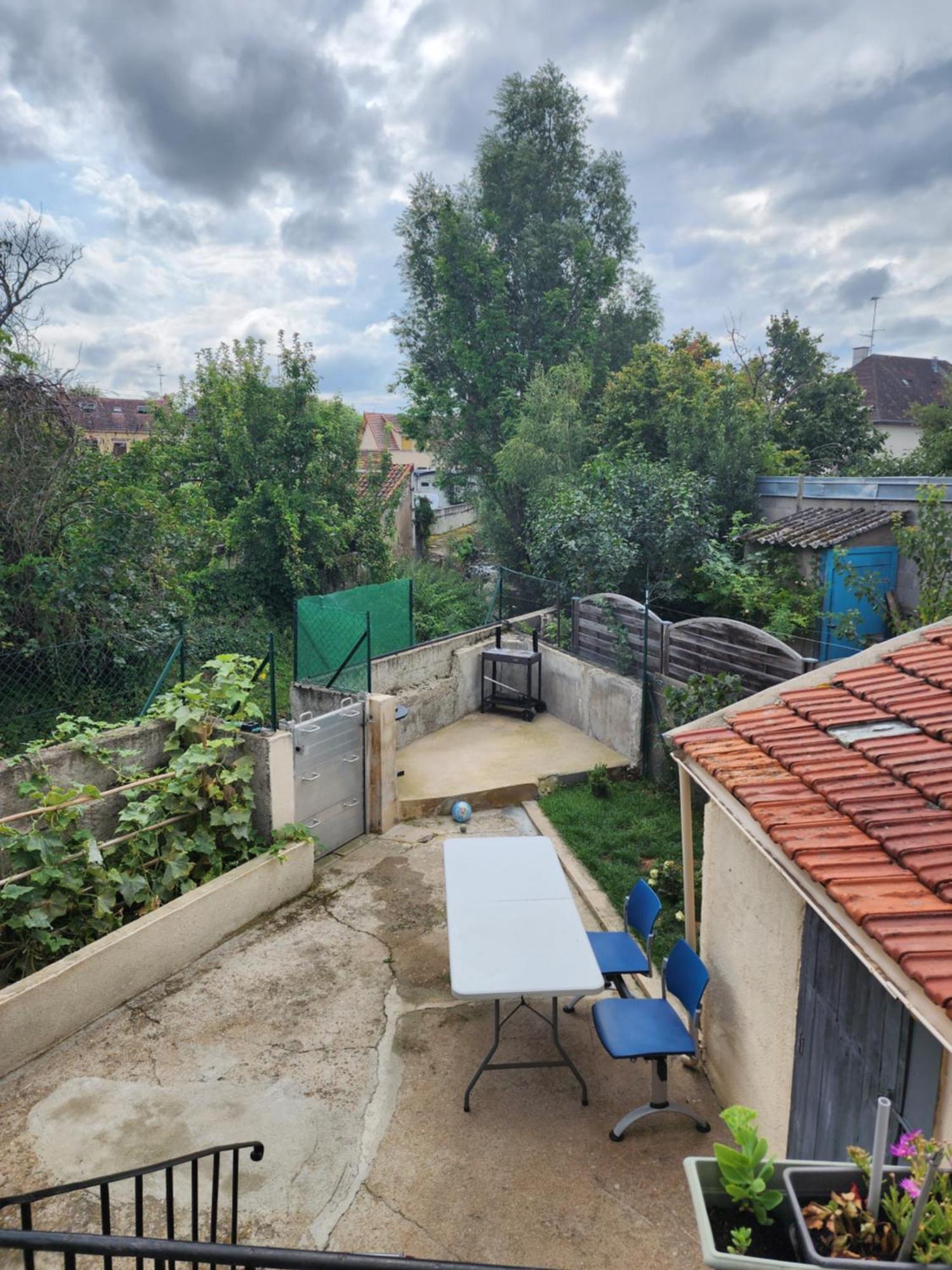 Appartement F2 tout confort proche centre ville avec parking Montluçon Extérieur photo