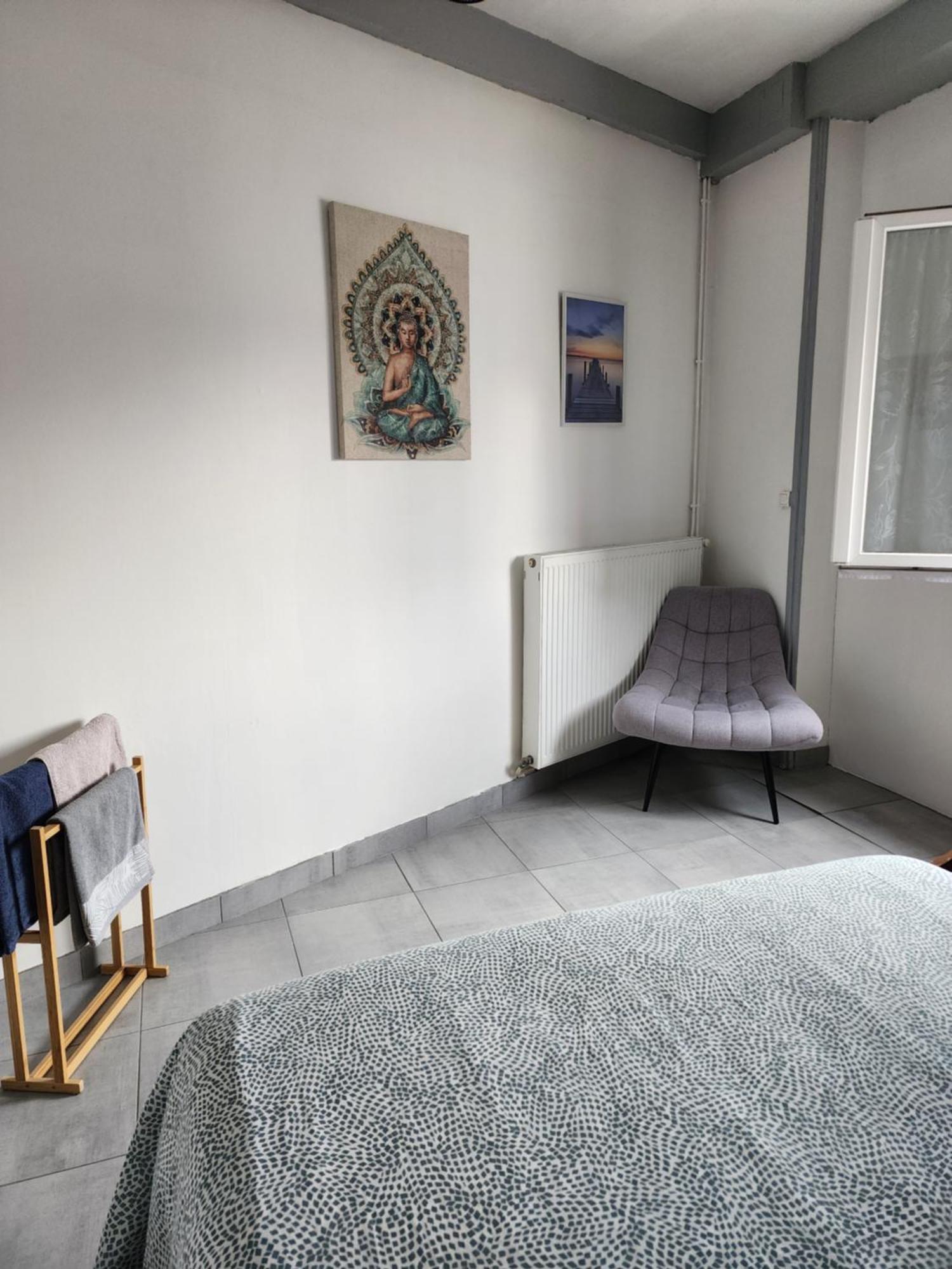 Appartement F2 tout confort proche centre ville avec parking Montluçon Extérieur photo